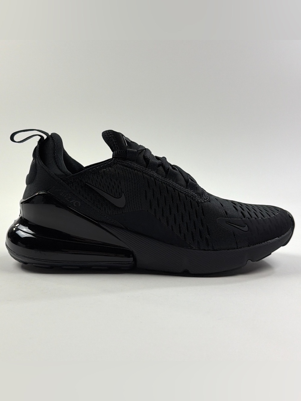 Nike Air Max 270 Black Mens Size 11 Shoes Sneakers Athletic Casual AH8050-005